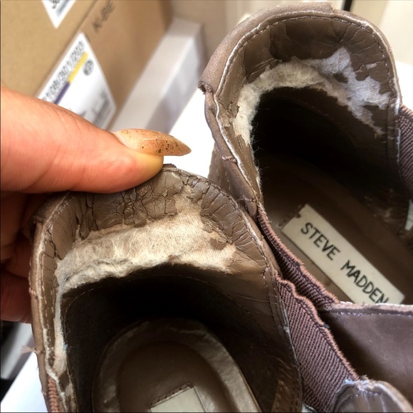 Steve Madden Ayce Chelsea Boot - Picture 6 of 8